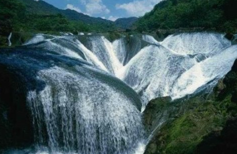 世界上最长的瀑布-基桑加尼瀑布群