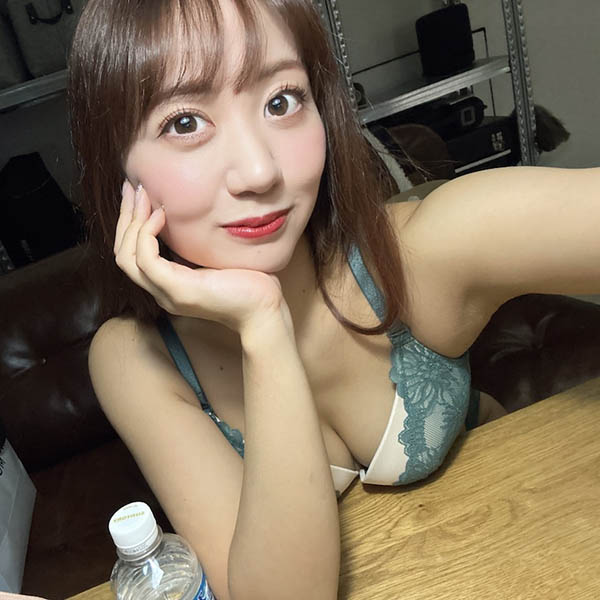 名校大学英文系美R正妹《永泽雪乃》精选作品号剧情介绍及封面